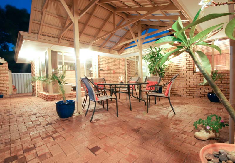 FAMILY FRIENDLY Picture 3