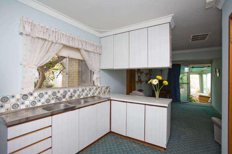 Bargain by the Beach Picture 3