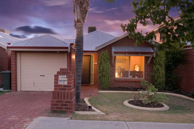 SUNNY LIGHT AND BRIGHT Picture 1