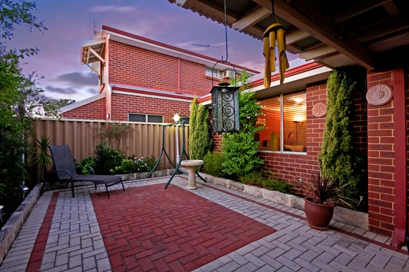 SUNNY LIGHT AND BRIGHT Picture 2