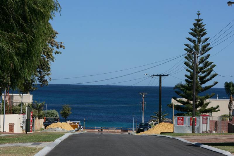 BEST BLOCK WEST OF FLORA TERRACE Picture 3