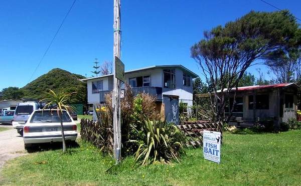LIFESTYLE BUSINESS ON GREAT BARRIER ISLAND - Business for Sale - Entertainment/Tech Picture 2