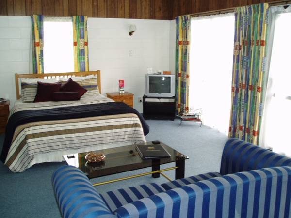 RARE FREEHOLD MOTEL OPPORTUNITY - Business for Sale - Motel Picture 2