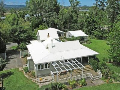 EXCEPTIONAL LOCALITY - POTTERY LANE COTTAGES - Business for Sale - Guest House/B&B Picture