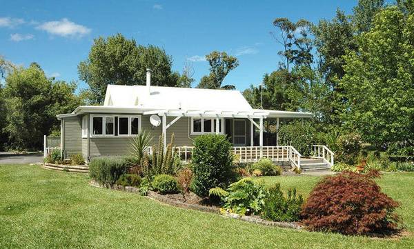 EXCEPTIONAL LOCALITY - POTTERY LANE COTTAGES - Business for Sale - Guest House/B&B Picture 2