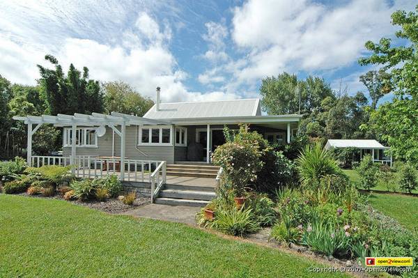 EXCEPTIONAL LOCALITY - POTTERY LANE COTTAGES - Business for Sale - Guest House/B&B Picture 3