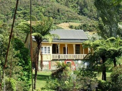 BUSH CREEK COTTAGE - BOUTIQUE ACCOMMODATION? Picture BUSH CREEK COTTAGE - BOUTIQUE ACCOMMODATION? Picture