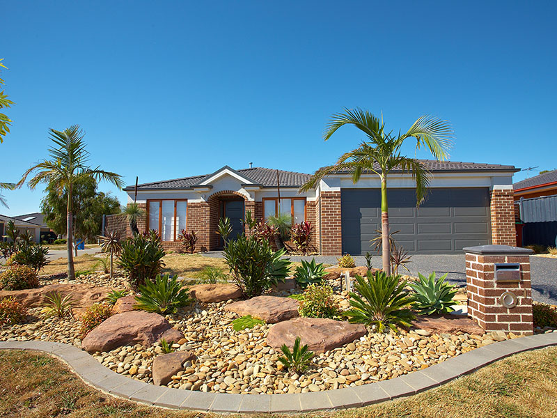 GREAT FAMILY VALUE! BERWICK SPRINGS! Picture 1