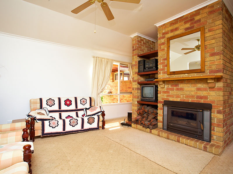 Great Location-Schools,Shops,Restaurants Picture 3