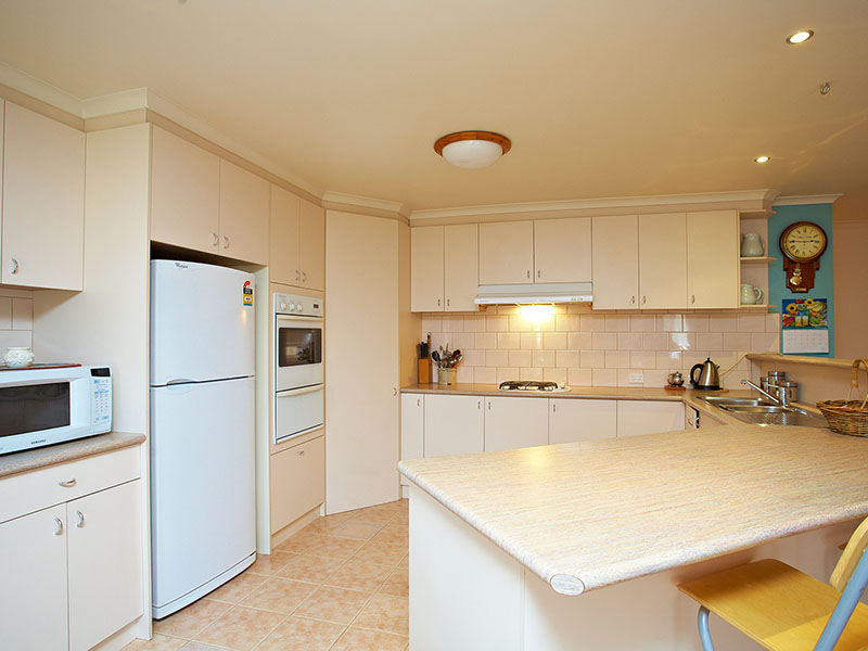 Great Location-Schools,Shops,Restaurants Picture 2