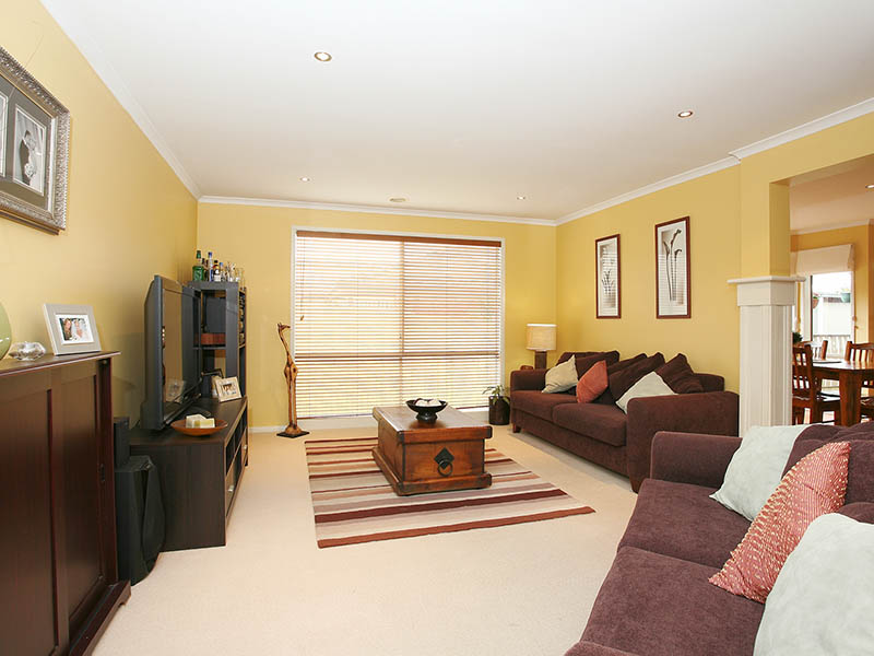 Beautiful Family Home In Timbarra with Study Picture 3