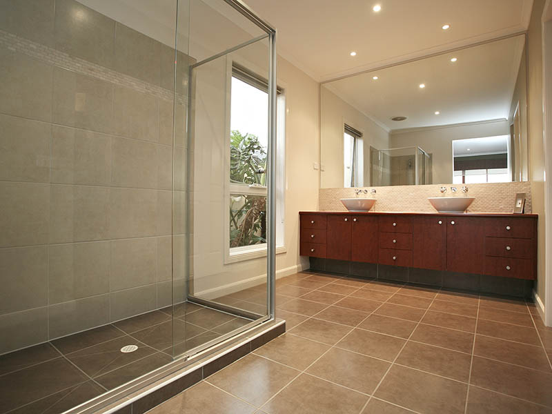 FAMILY LIVING AT ITS BEST! Picture 2