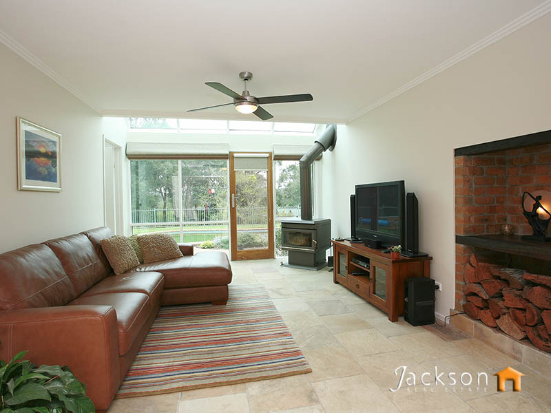 COUNTRY LIFSTYLE LIVING AT ITS BEST! Picture 3