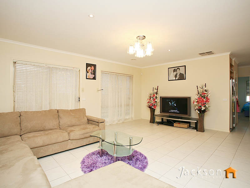 Excellent Elevated Located! Picture 2