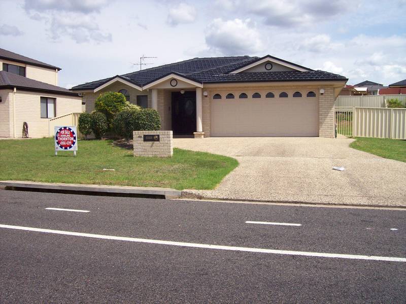 Friendly Atmosphere Picture 1