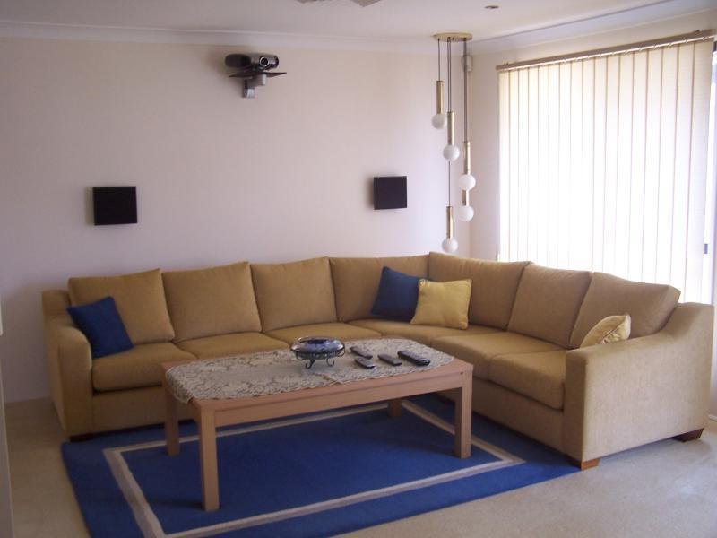 Friendly Atmosphere Picture 3