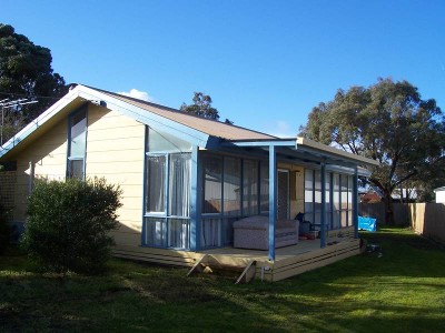 HT101 - PENGUIN GARDENS Picture