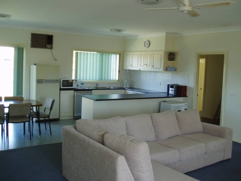 HT12 - DOUGLAS PLACE Picture 3