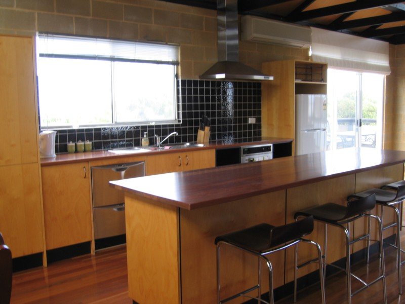 HT21 - DOVER HOUSE: - ABSOLUTELY STUNNING - SUNDERLAND BAY Picture 2