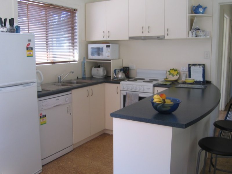 HT42 - BEACHCOMBER RETREAT Picture 2