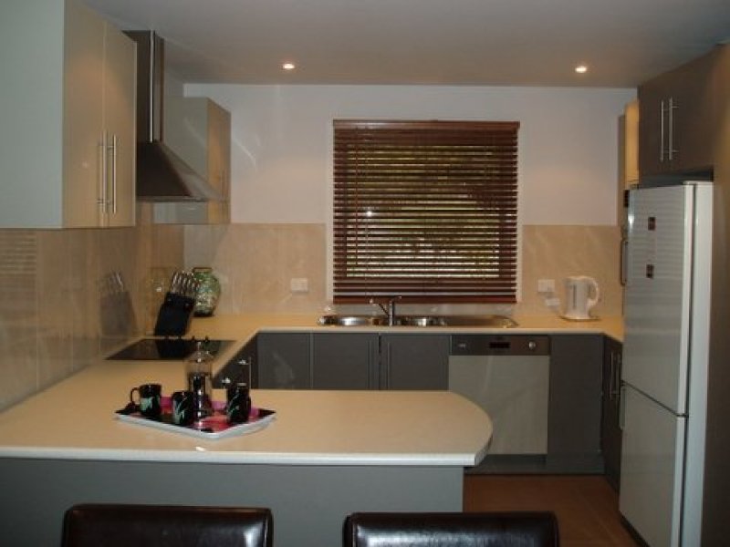 HT52 - SILVERLEAVES MANOR Picture 2