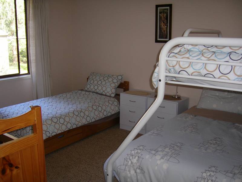 HT7 - CASTAWAYS Picture 3