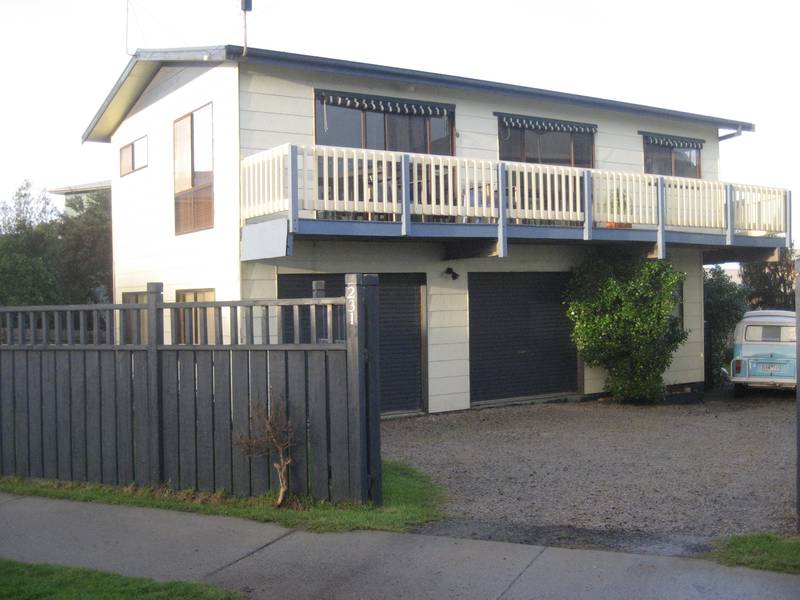 SMITHS BEACH ESCAPE - HT19 Picture 1