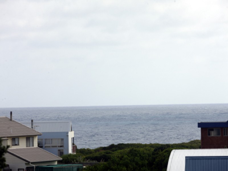 A Stunning Tri - Level Masterpiece Picture 3