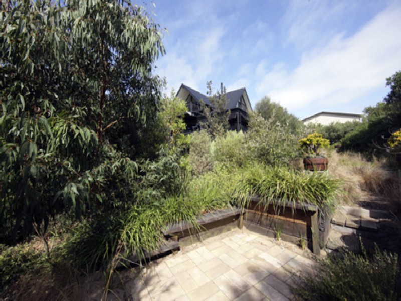 A Stunning Tri - Level Masterpiece Picture 1