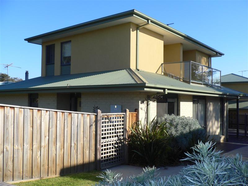 HT15 WYNDHAM ESCAPE Picture 1