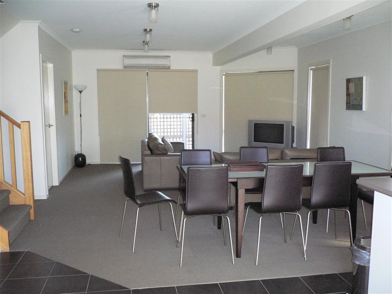 HT15 WYNDHAM ESCAPE Picture 3