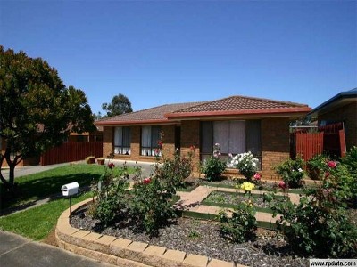 BRICK FAMILY HOME REALISTICALLY PRICED. QUIET LOCATION, CLOSE TO SCHOOL AND SHOPS! Picture BRICK FAMILY HOME REALISTICALLY PRICED. QUIET LOCATION, CLOSE TO SCHOOL AND SHOPS! Picture