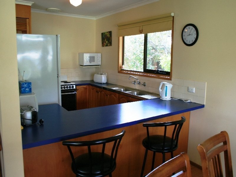 LIVING BY THE BEACH Picture 2