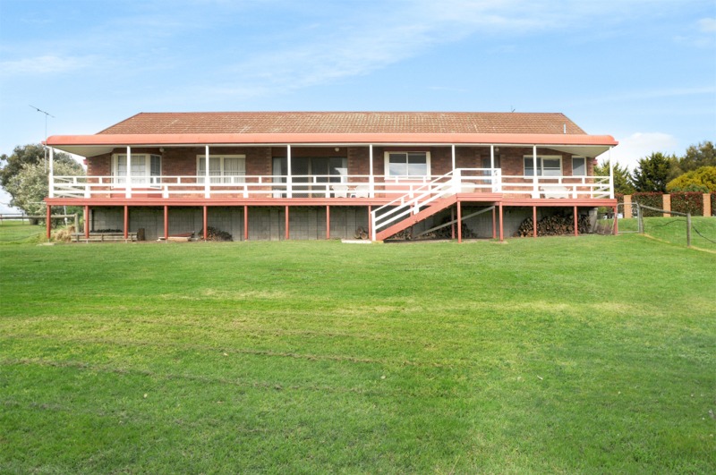 A Rare Opportunity with Land. Picture 3