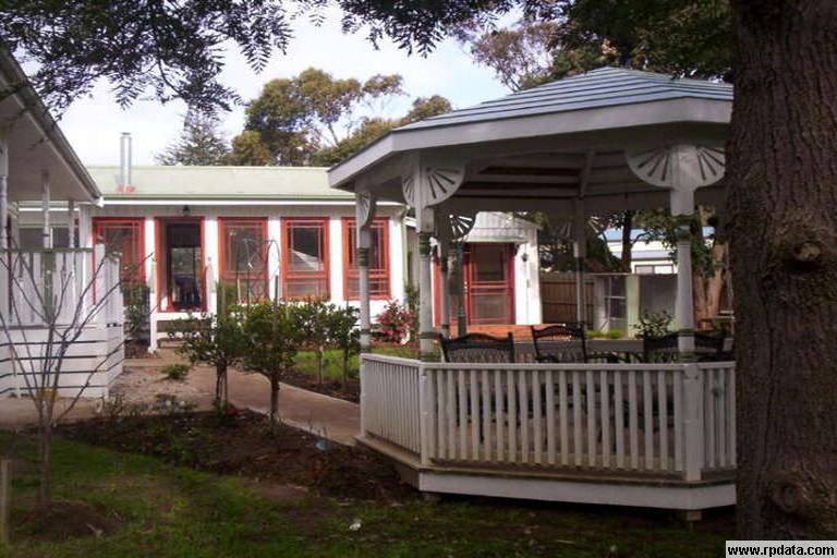 THAT SPECIAL SOMETHING Picture 3