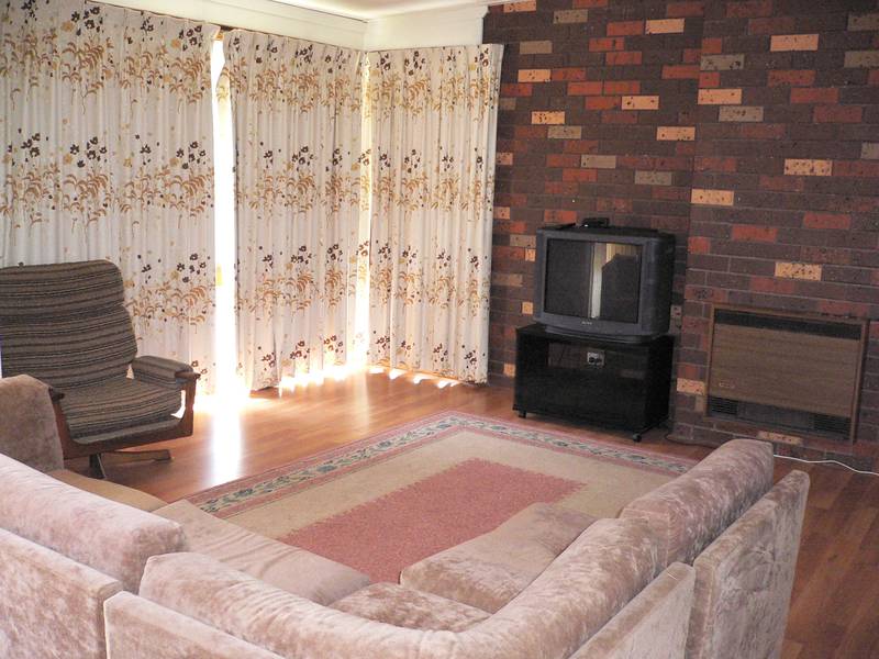 HT116 DEVON PLACE Picture 3