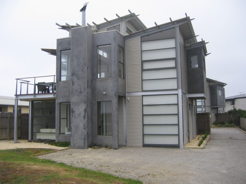 HT80 - JADAN BEACH RETREAT - SURF BEACH Picture 1