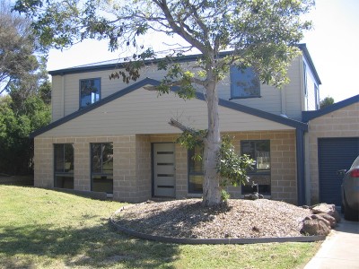 Designer Living in Cowes Picture