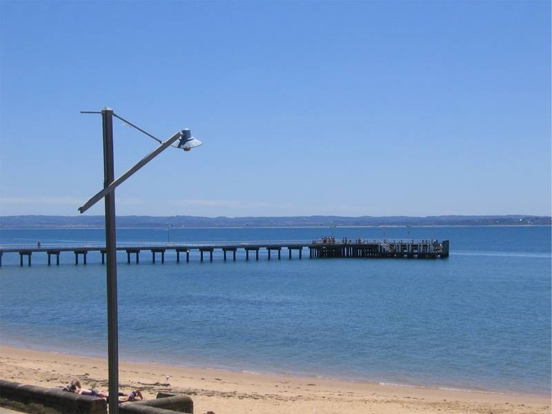 - FORESHORE APARTMENT 102 Picture 2