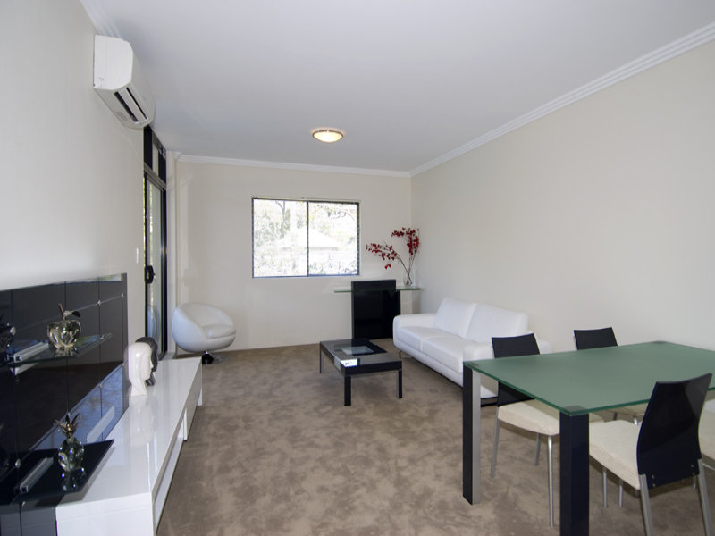 15 ULTRA LUXURIOUS BRAND NEW APARTMENTS. TAKE ADVANTAGE OF THE FIRST HOME OWNERS GRANT OF UP TO $24,000 + STAMP DUTY CON Picture 3