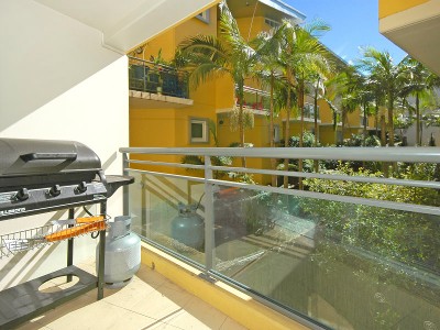 Overlooks Tropical Garden Feature Picture