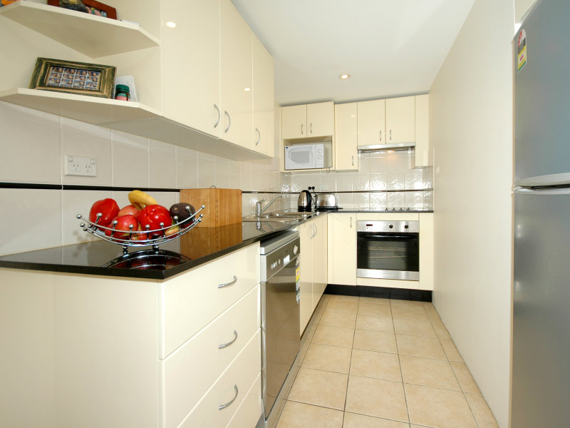 Overlooks Tropical Garden Feature Picture 3