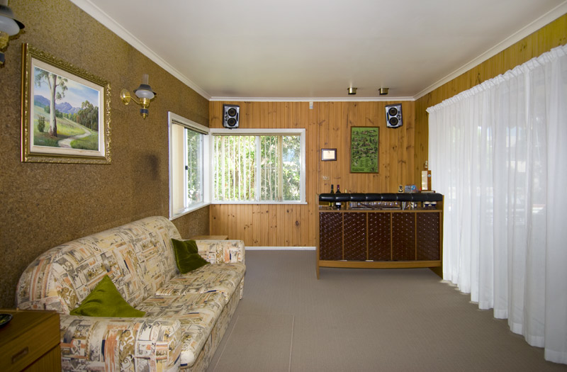 Quiet Cul-De-Sac Location - City & District Outlook Picture 3