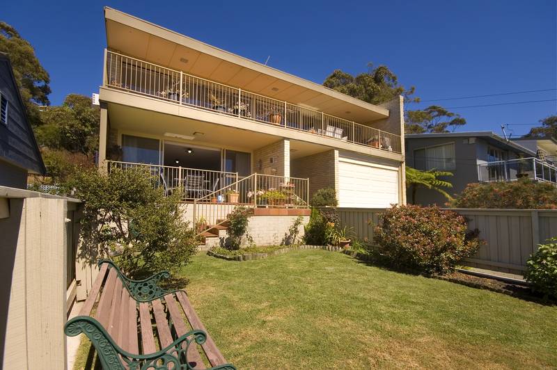 PANORAMIC VIEWS - IDEAL LOW MAINTENANCE LIVING! Picture 1