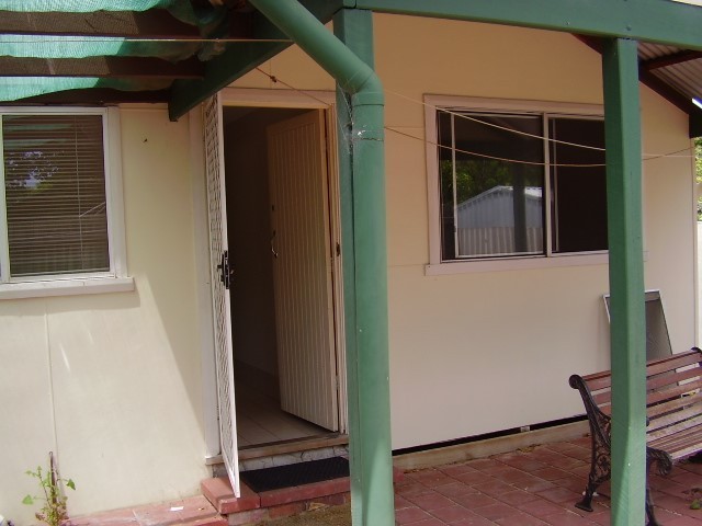 Unit beachside of the highway Picture 1