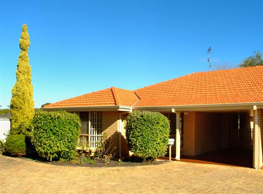 200M TO DOME CAFE NO TAXI NEEDED! Picture 1