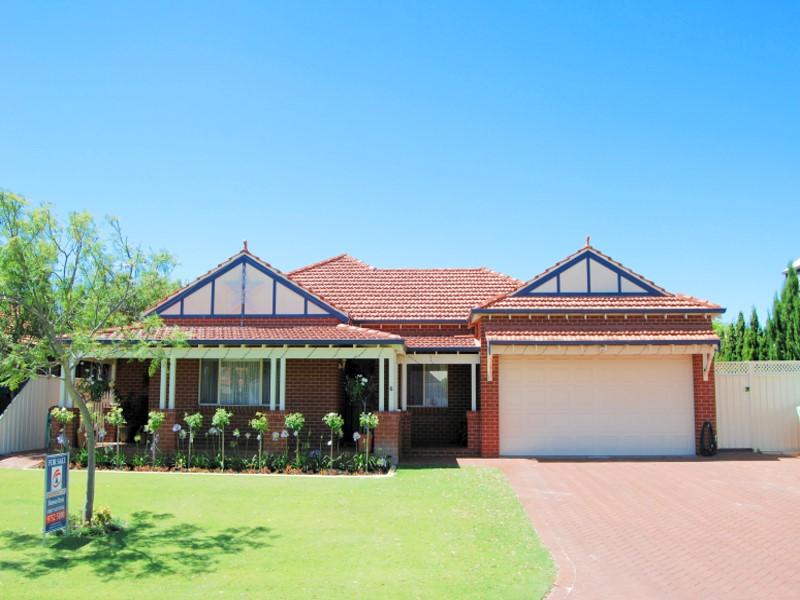 A SIMPLY STUNNING HOME Picture 2