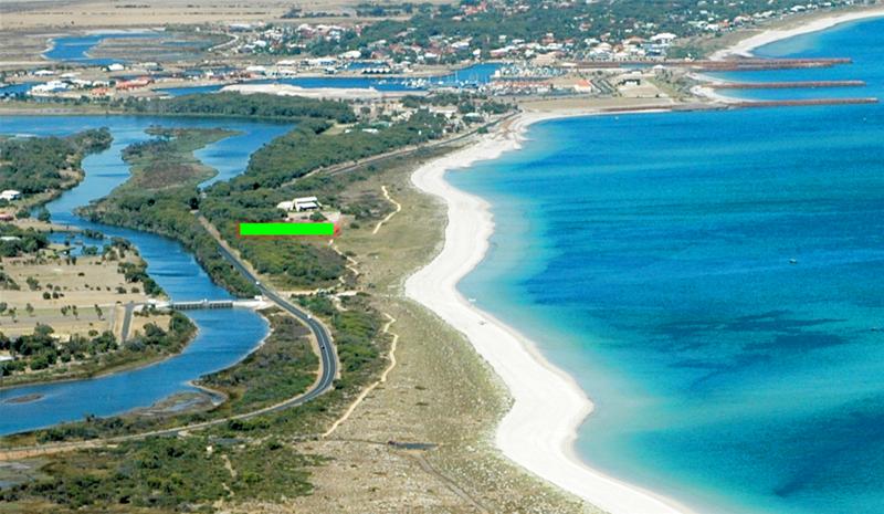 ABSOLUTE BEACHFRONT Picture 1