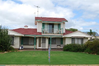 BEACH AND OCEAN Picture