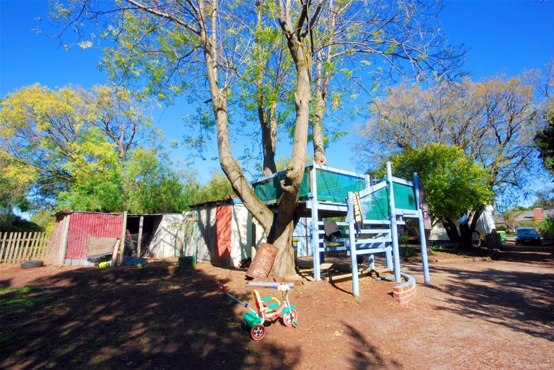 BUSSELTONS CHEAPEST DEVELOPMENT Picture 2